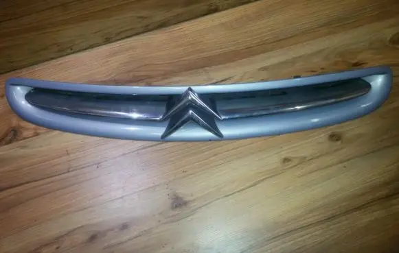 Citroen Xsara Picasso Front grill 9631507477