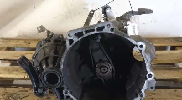 Volkswagen PASSAT B6 Manual 6 speed gearbox JYL