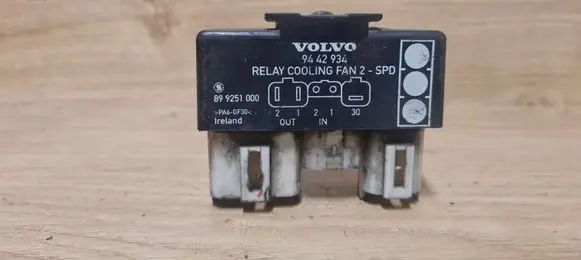 Volvo S70 V70 V70 XC Coolant fan relay 9442934