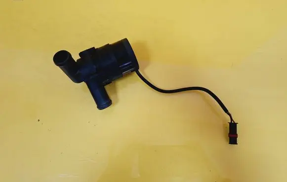 Audi A6 S6 C5 4B Electric auxiliary coolant/water pump 70207320
