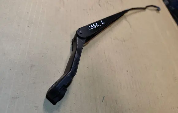 Chrysler Sebring (FJ - JX) Front wiper blade arm 