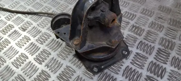 Honda Accord Engine mount bracket