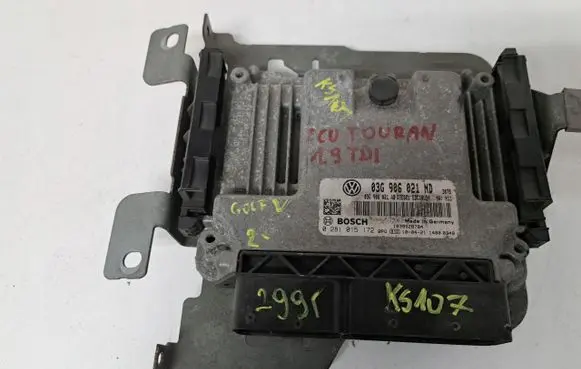 Volkswagen Touran III Engine control unit/module ECU KS107