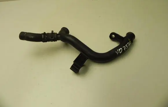 Audi Q3 8U Engine coolant pipe/hose 06J121065F VD7376