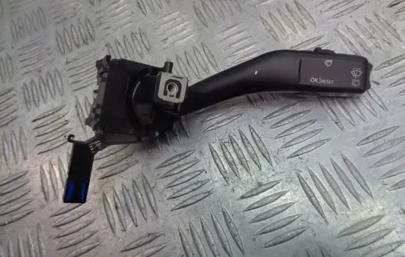 Volkswagen Golf V Wiper switch ANP80H024A
