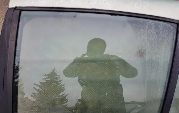 Nissan Almera N16 Rear door window glass