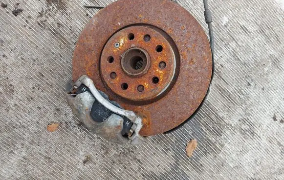 Volkswagen PASSAT B8 Front wheel hub spindle knuckle 5Q0407258C