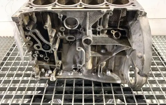 Mercedes-Benz E W212 Engine block R2740109902