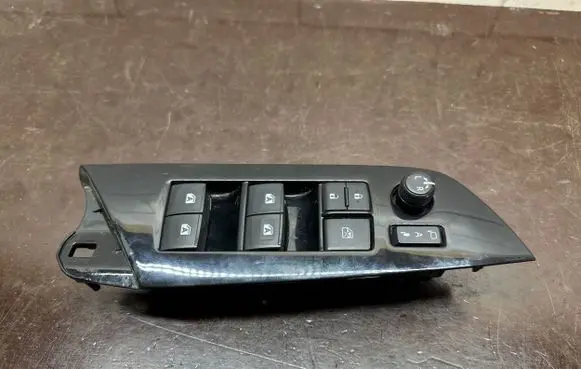 Toyota Prius (XW50) Electric window control switch 8404047080