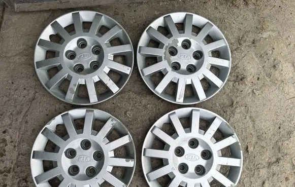 KIA Carnival R15 wheel hub/cap/trim OK53A37170