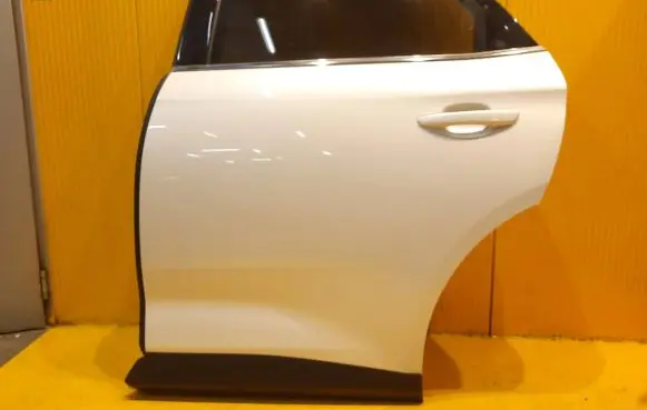 Citroen DS7 Crossback Rear door