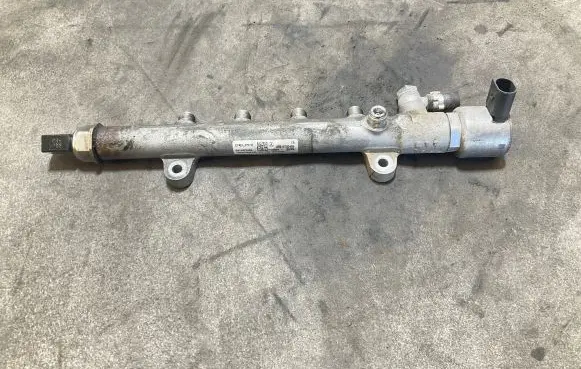 Mercedes-Benz Sprinter W906 Fuel pressure sensor A6510700495 R9144Z240A