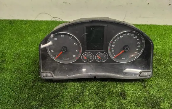 Volkswagen Golf V Speedometer (instrument cluster) 1K0920874A