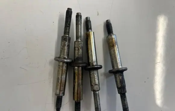 Mazda 3 II Nuts/bolts