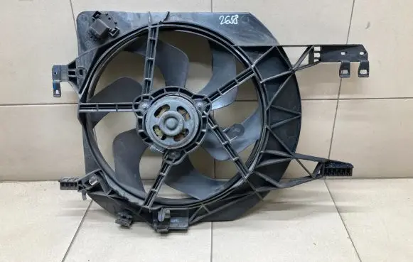 Renault Trafic II (X83) Radiator cooling fan shroud 8200662039