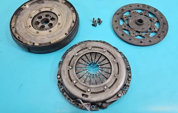 Ford C-MAX I Dual mass flywheel 9647933380 IMPRK1513350