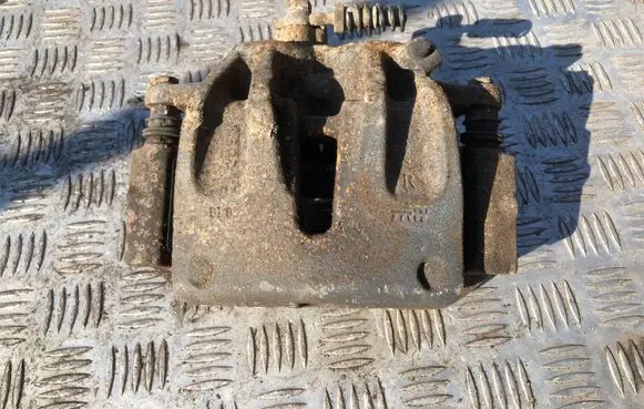 Front brake caliper