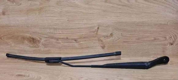Front wiper blade arm
