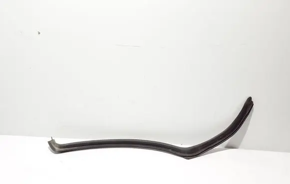 Mercedes-Benz GLS X167 Rear door rubber seal (on body) A1677325600