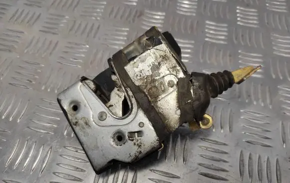 BMW 7 E32 Front door lock 19087221