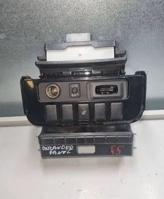 Mitsubishi Outlander Other center console (tunnel) element 