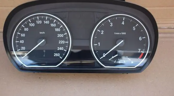 BMW 1 E82 E88 Speedometer (instrument cluster) BMW9242326