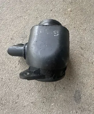 Engine coolant pipe/hose