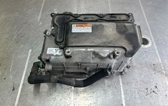 Toyota Prius+ (ZVW40) Voltage converter inverter G920028030 G920147053