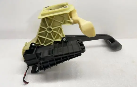 BMW 6 F12 F13 Brake pedal 6782666