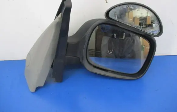 Nissan Kubistar Front door electric wing mirror