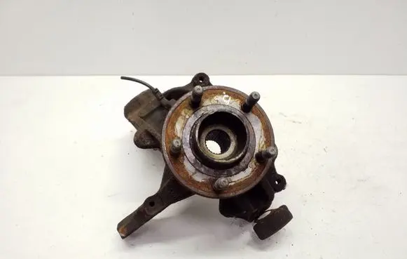 Ford Focus Front wheel hub AV613K170