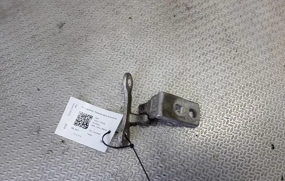 Opel Vectra C Front door lower hinge 
