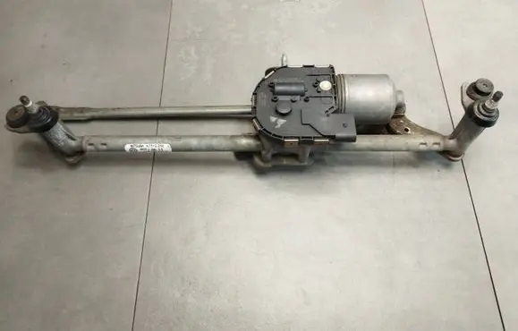 Volkswagen Scirocco Front wiper linkage and motor 1K8955023B A7512260 MS610611