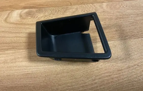 Mercedes-Benz E W212 Rear seat side top trim A2129230100 82753046 0821220002