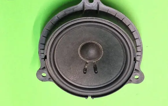 Renault Clio IV Front door speaker