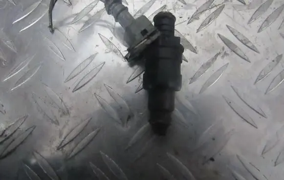 Renault Megane I Fuel injector 866313