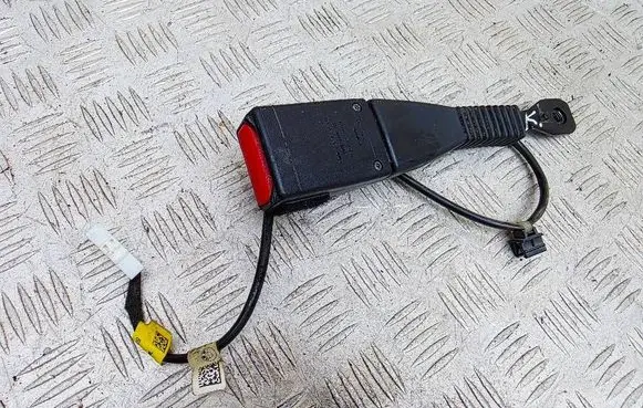 BMW X4 F26 Front seatbelt buckle 7394926