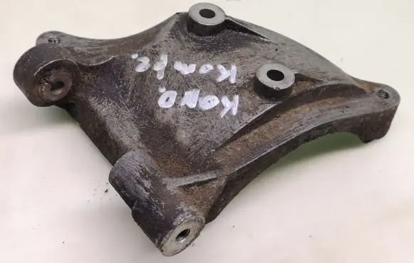 Audi A6 S6 C5 4B A/C compressor mount bracket 059260885F