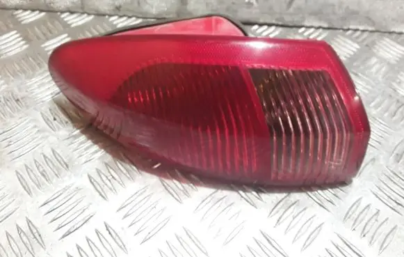 Alfa Romeo 147 Rear/tail lights 03322010 46556349