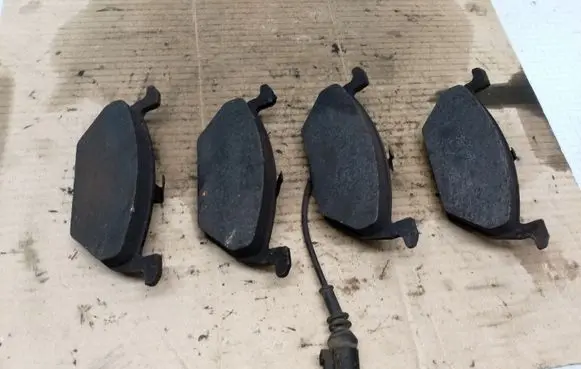 Seat Leon (1M) Brake pads (front) 