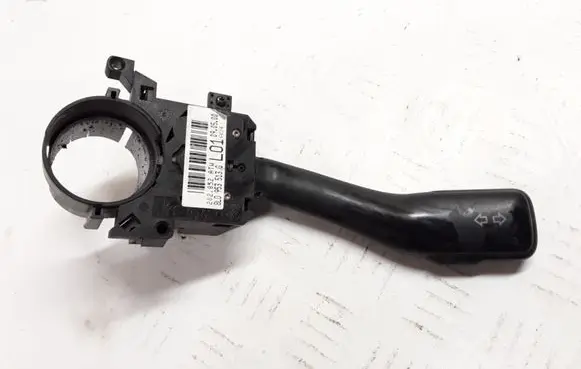 Volkswagen Golf IV Indicator stalk 8L0953513G