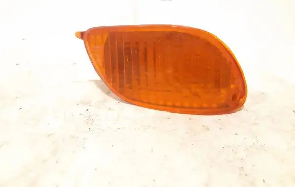 Ford Focus Front indicator light 13368