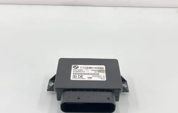 BMW 5 F10 F11 Hand brake control module 6850846 32620247A 0102690193