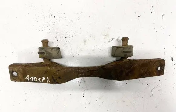 Subaru Outback Muffler mount bracket/holder e021 4406
