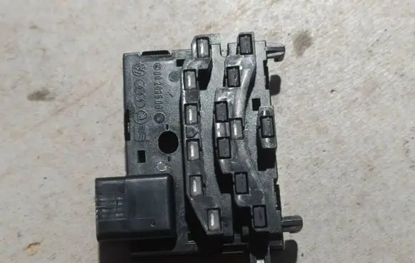 Volkswagen Golf V Steering angle sensor 1K0959654 00203500 701603470