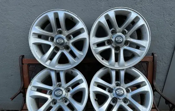 Suzuki Grand Vitara II R16 alloy rim 