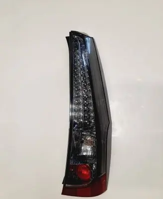 Mitsubishi Grandis Rear/tail lights