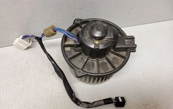 Toyota Yaris Heater fan/blower 1940000821 2464606080