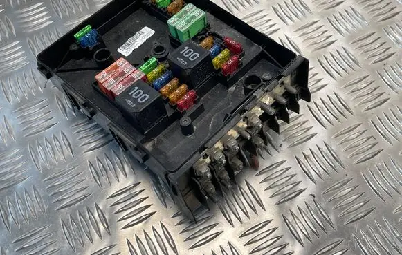 Skoda Octavia Mk2 (1Z) Fuse module 1K0937125A