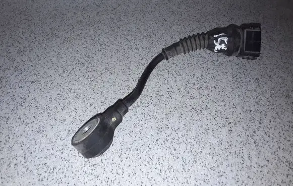 BMW 5 E34 Detonation knock sensor 1730029